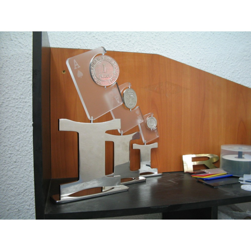 Плакети Плакети